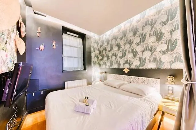 Guestready - L'Intime -Balneo Hyper Centre Apartment Lyon 0*,  France